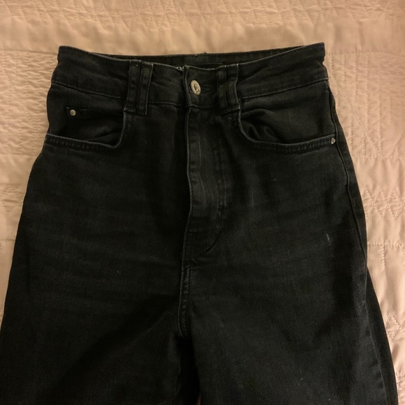 super cute zara high rise straight leg jeans !💘 - Picture 3 of 3